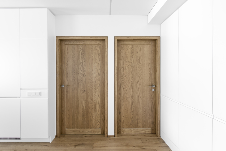 Solid oak wood door