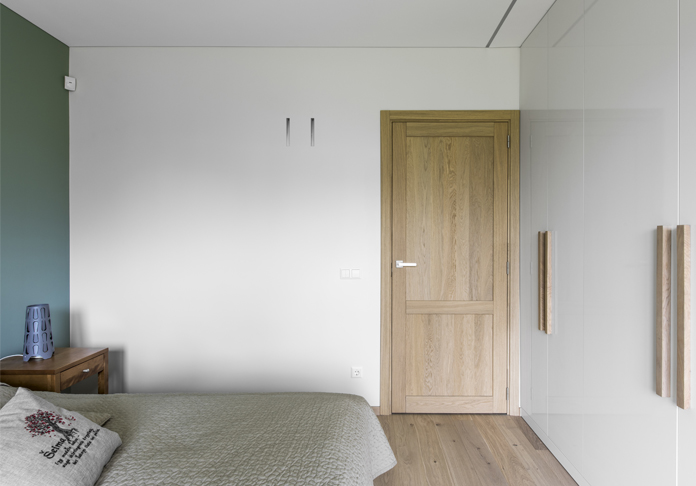 Solid oak wood door
