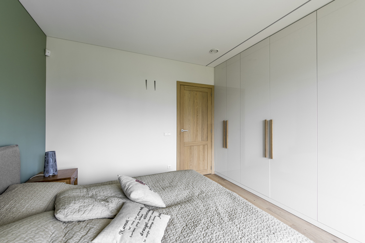 Solid oak wood door