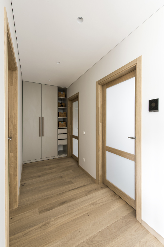 Solid oak wood door