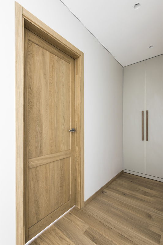Solid oak wood door
