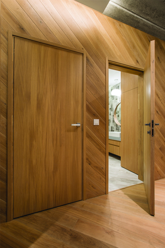 Solid oak wood door