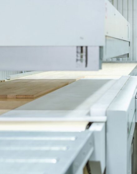 Leading manufacturer to offer quality oak panels