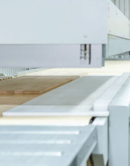 Leading manufacturer to offer quality oak panels