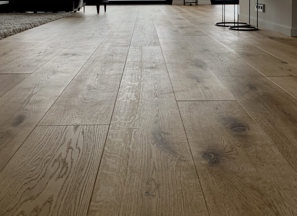 230 mm wide oak floorboards