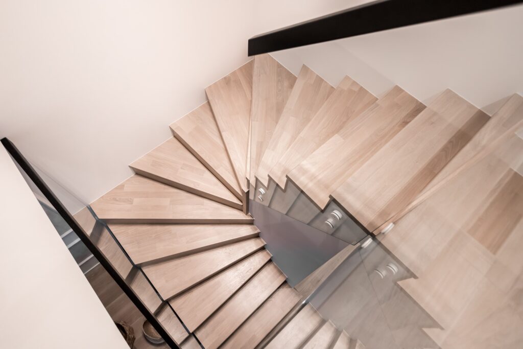 Oak Stairs: How to Avoid Mistakes and Create a Safe, Stylish, and Functional Interior