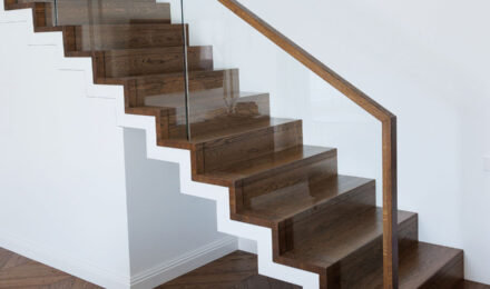 Creating Harmony: Chevron Parquet and Oak Stairs for an Elegant, Unified Style