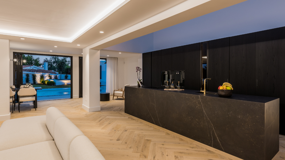 Project in Spain: Oak flooring, E-5454, Naturale