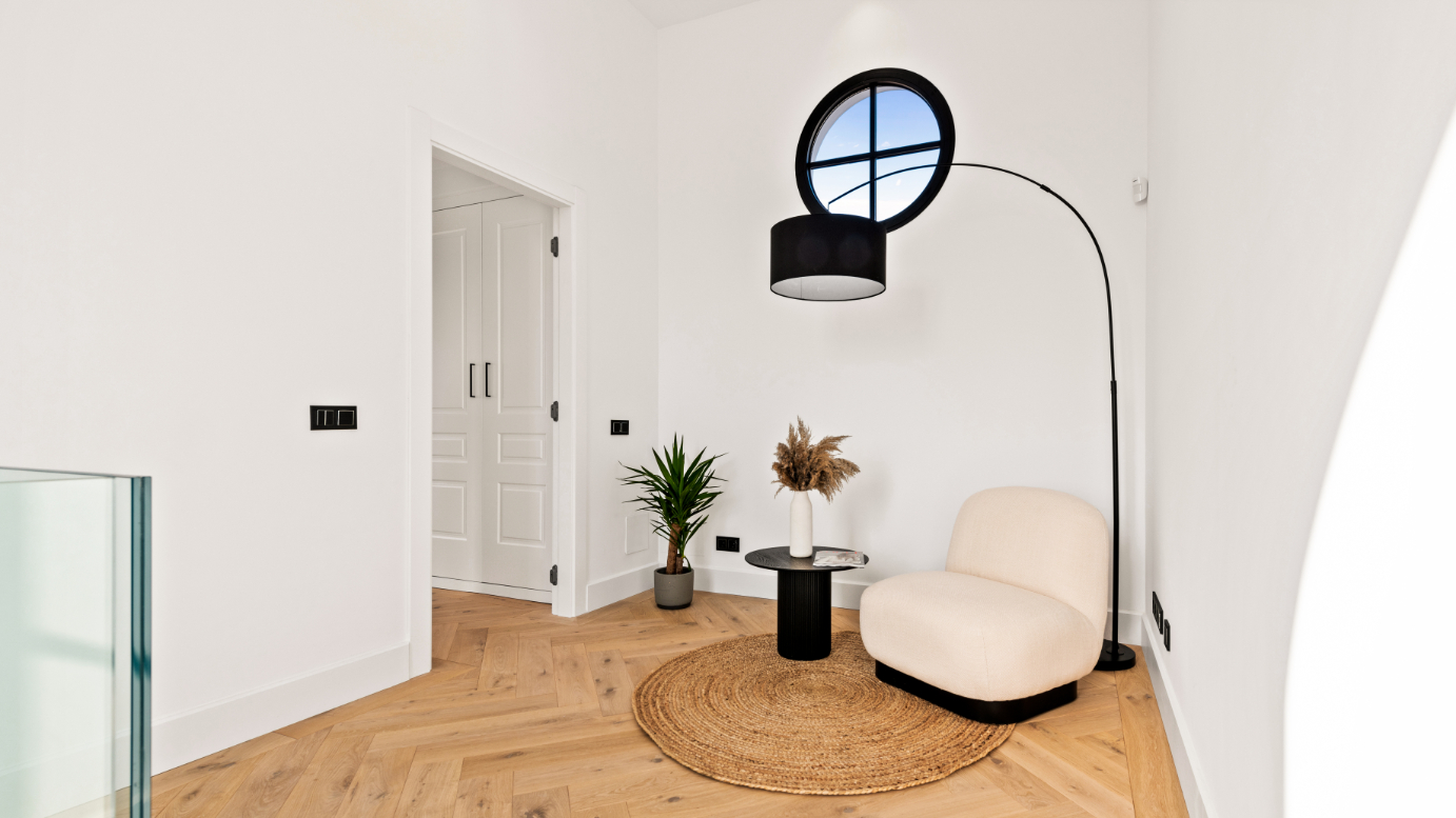Project in Spain: Oak flooring, E-5454, Naturale