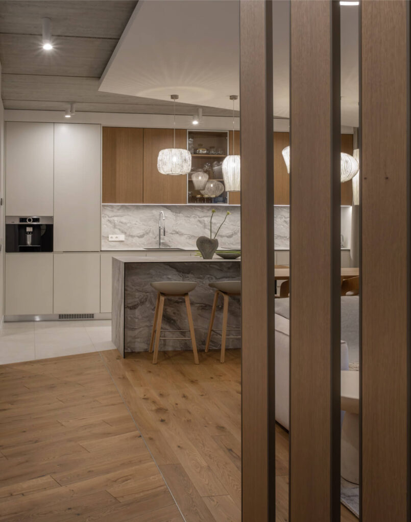 Minimalist Marvels: Elevating Interior with High Quality Wood Flooring & Subtle Geometric Accents