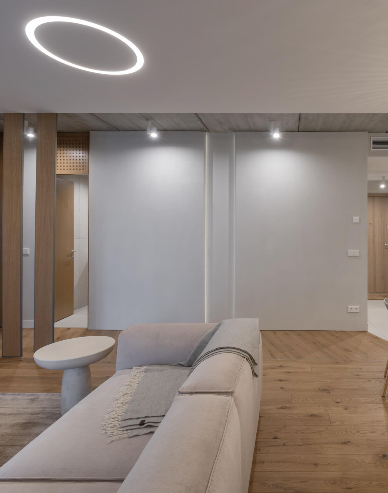 Minimalist Marvels: Elevating Interior with High Quality Wood Flooring & Subtle Geometric Accents