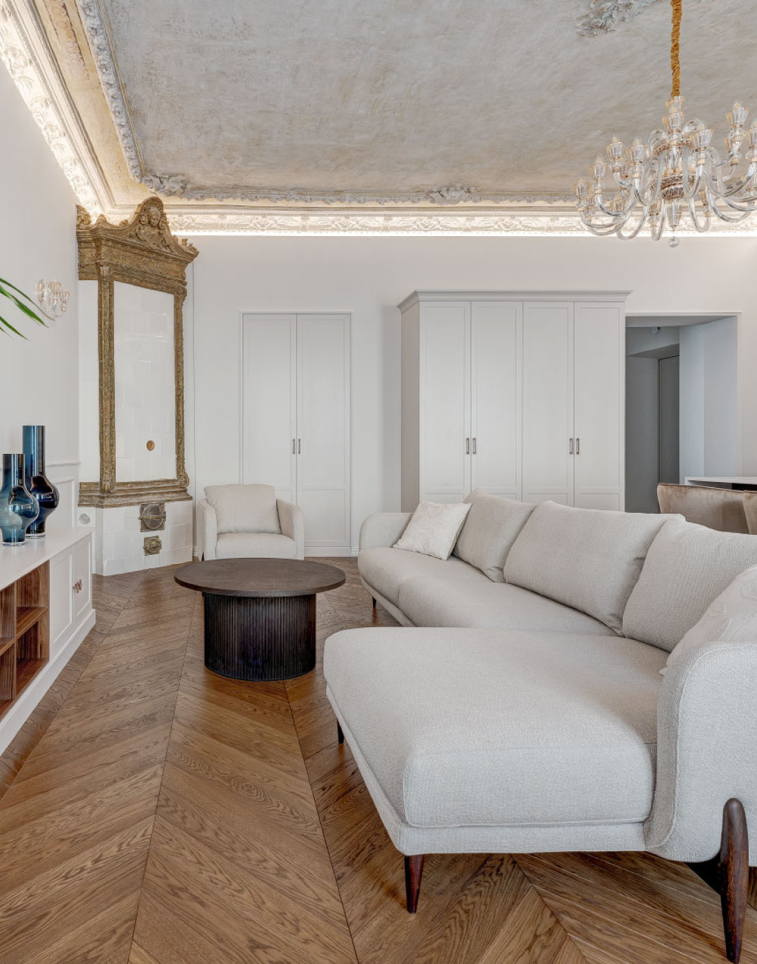 Harmonising Different Spaces with Chevron Parquet
