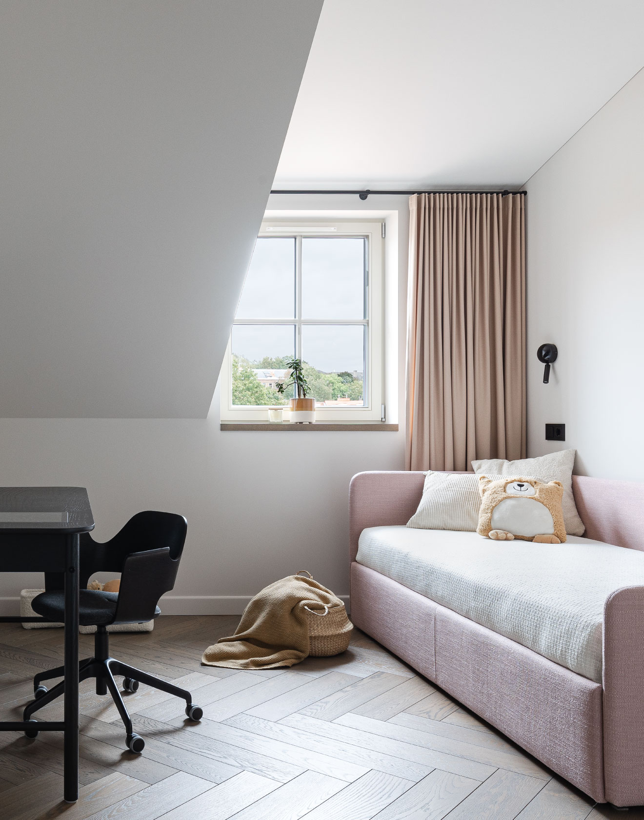 Herringbone Parquet Brings a Timeless Touch to a Renovated Old Town Attic