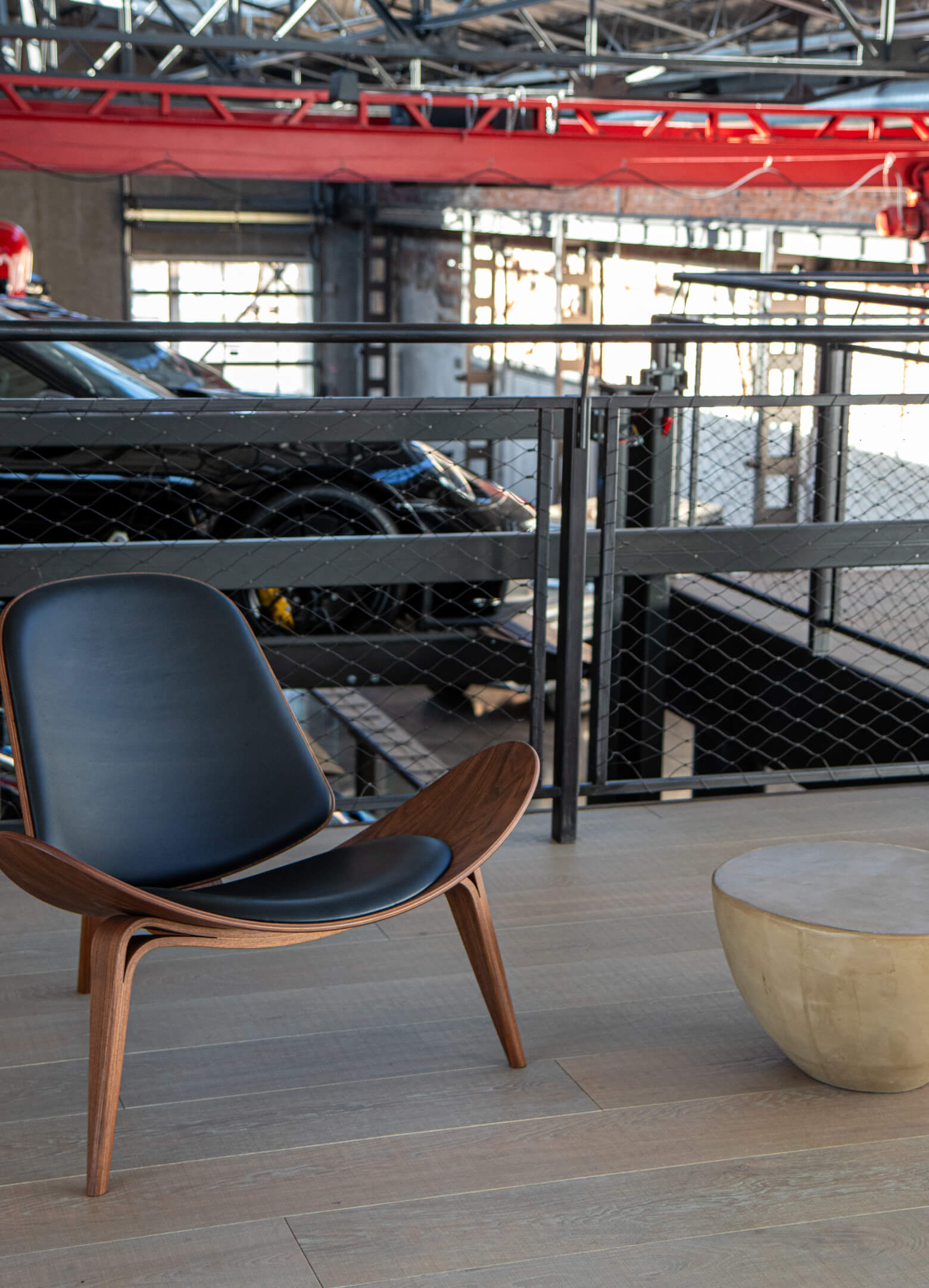 Natural Oak Meets Industrial Heritage: The Quiet Luxury of the Lumber Room, Lithuania
