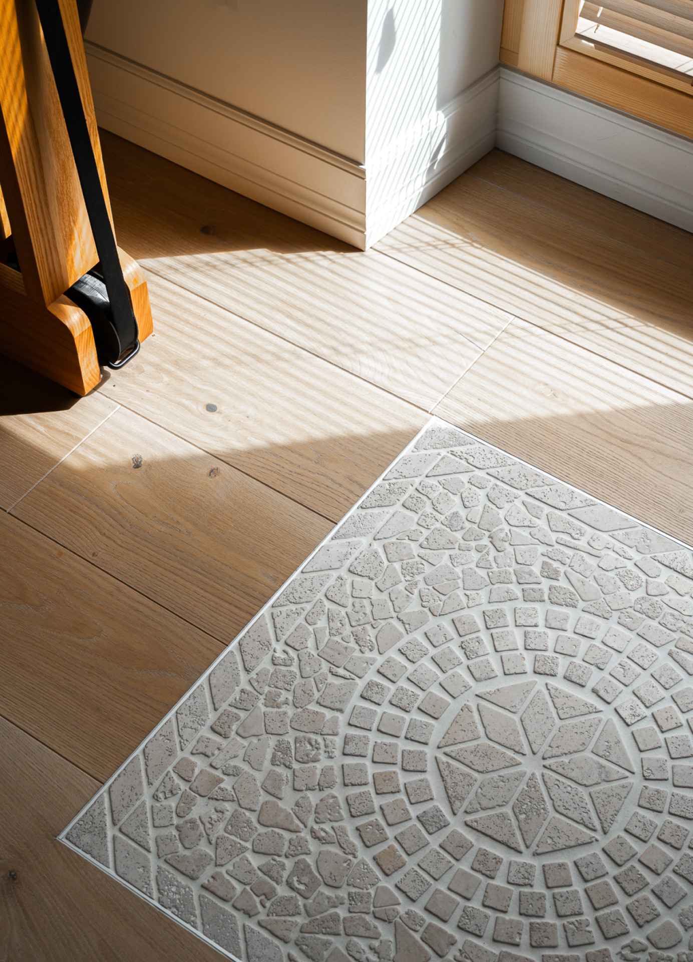 Natural warmth that sets the tone