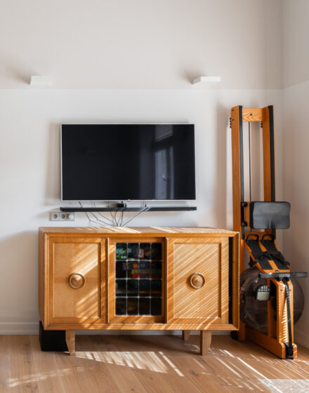 Oak Flooring in Interior Design – Natural Warmth and Unique Comfort