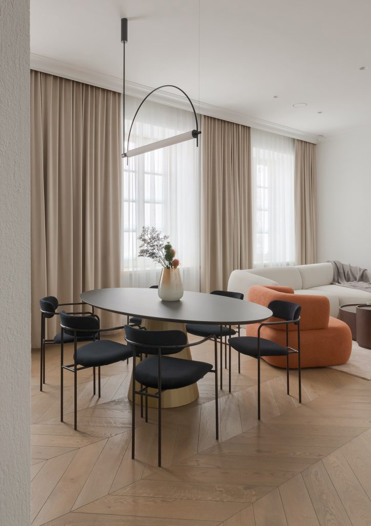 Chevron 45° Flooring - A Defined, Refined Interior