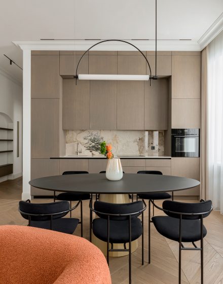 Chevron 45° Flooring - A Defined, Refined Interior