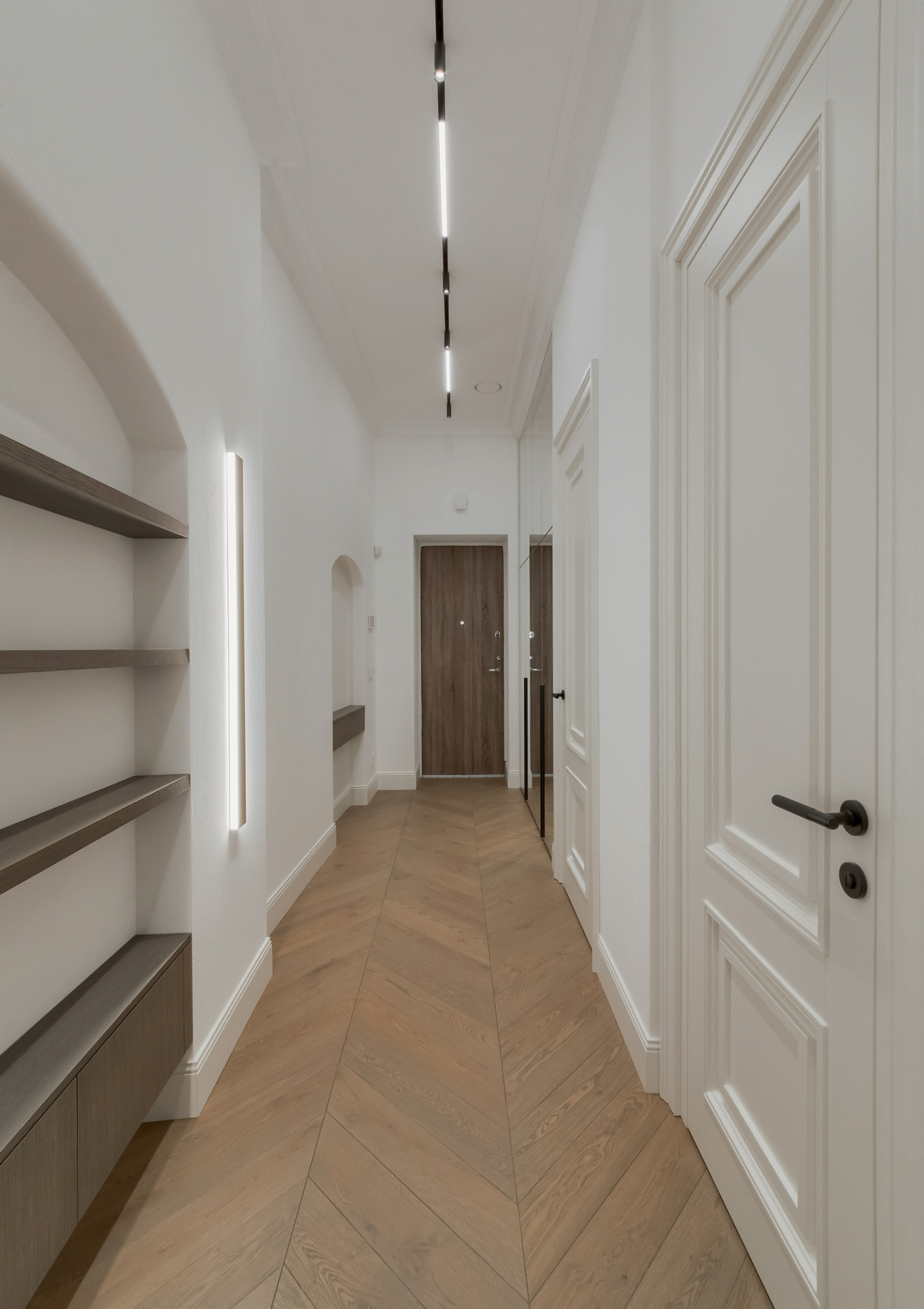 Chevron 45° Flooring - A Defined, Refined Interior