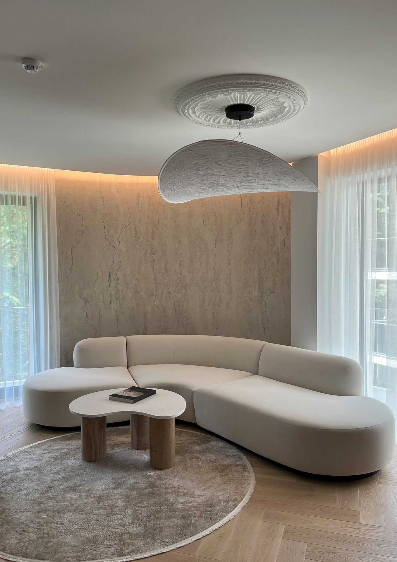 Herringbone Oak Flooring and FLOW Doors – Light That Shapes the Experience