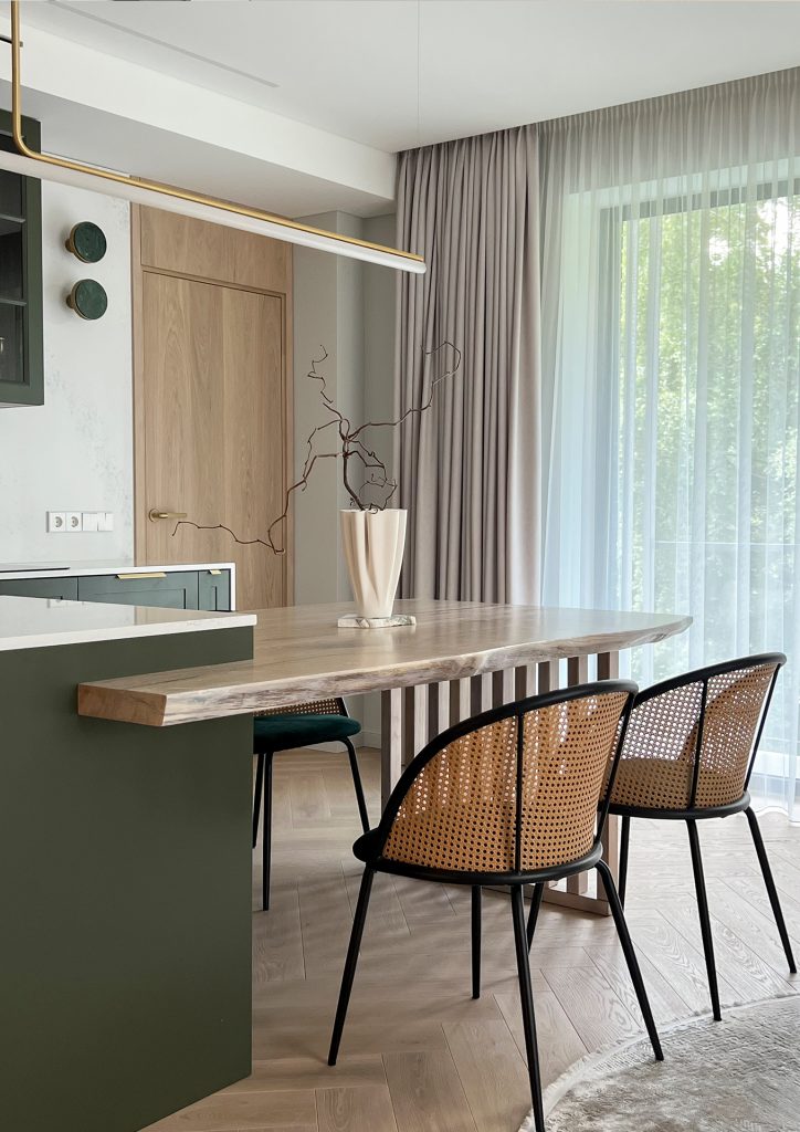 Herringbone Oak Flooring and FLOW Doors – Light That Shapes the Experience