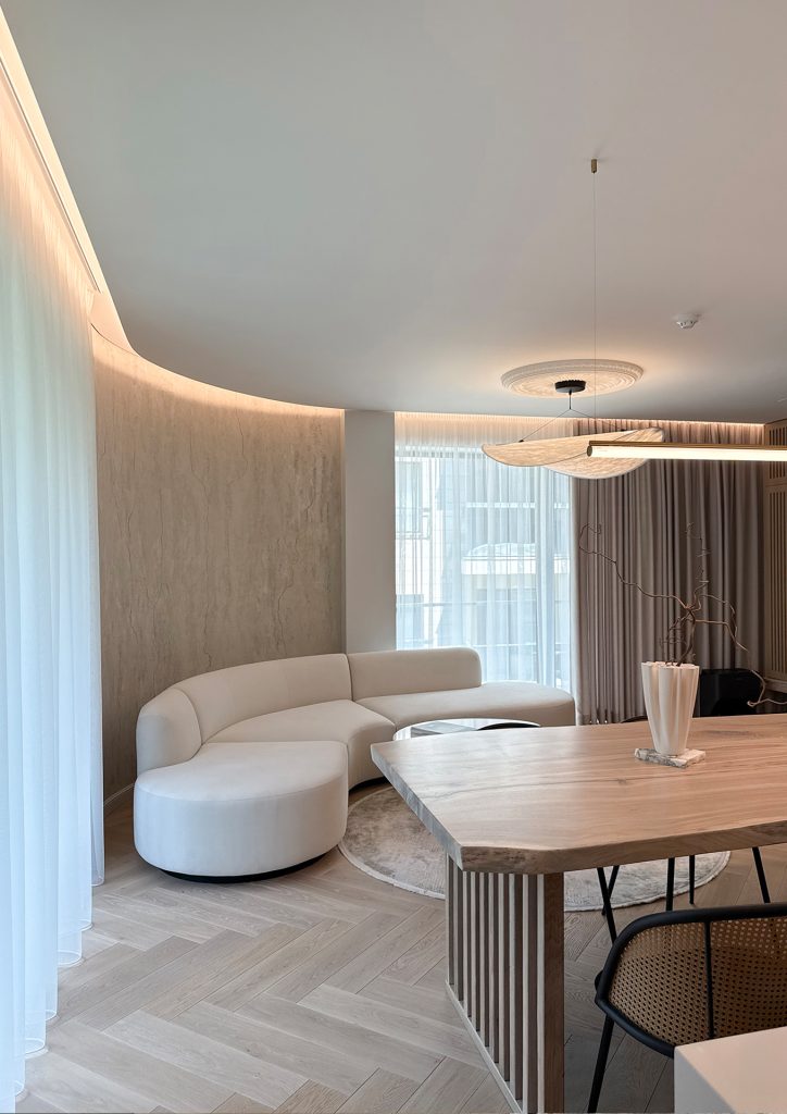 Herringbone Oak Flooring and FLOW Doors – Light That Shapes the Experience