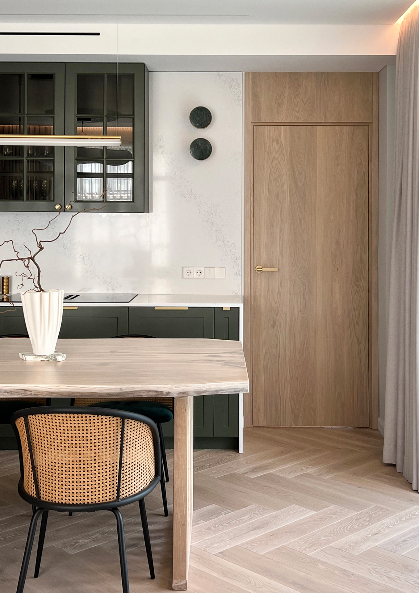 Herringbone Oak Flooring and FLOW Doors – Light That Shapes the Experience