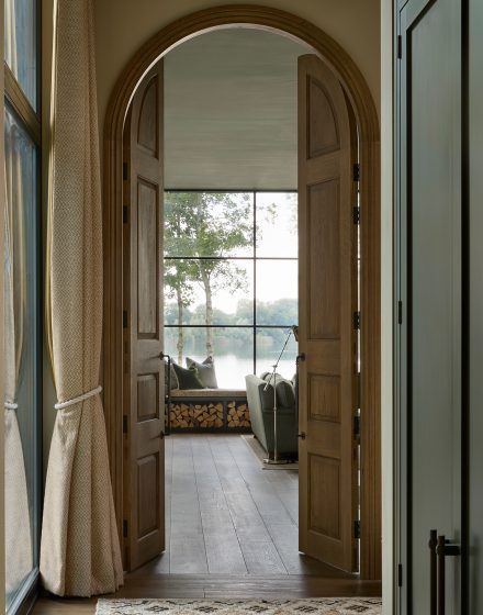 Tobacco Rustic flooring - a solid foundation that shapes the interior.