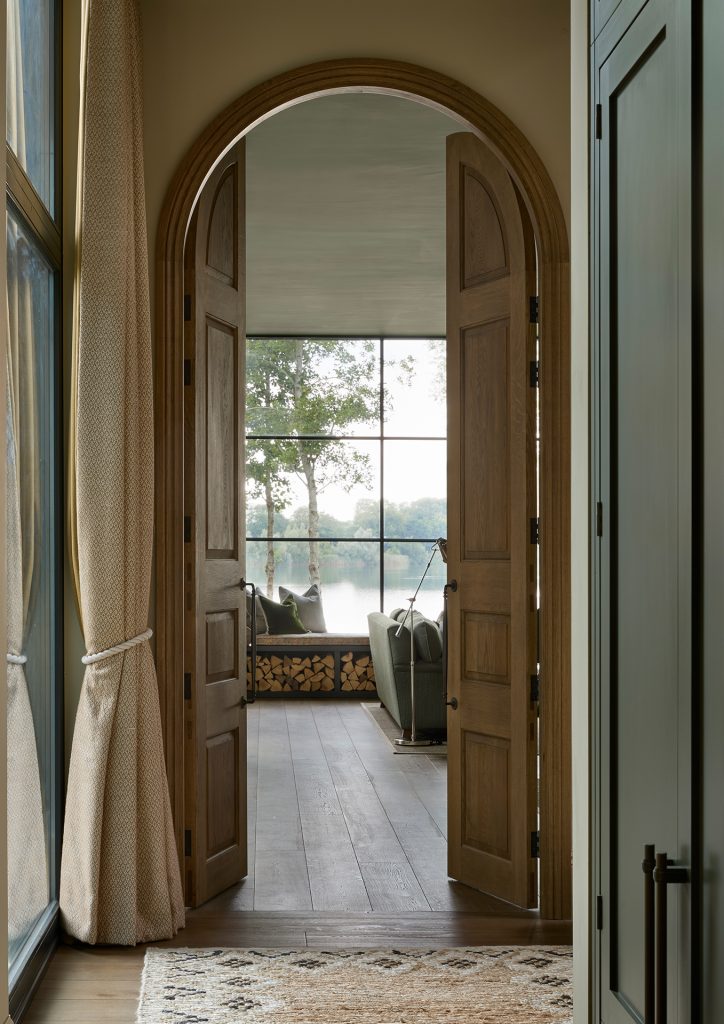 Tobacco Rustic flooring - a solid foundation that shapes the interior.