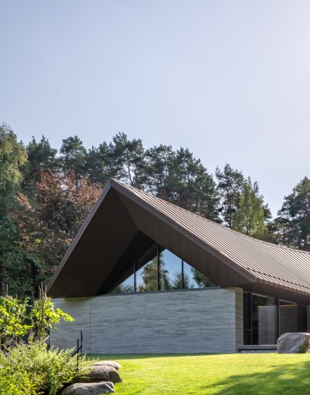 Forest Edge House: Harmony Between Architecture and Nature