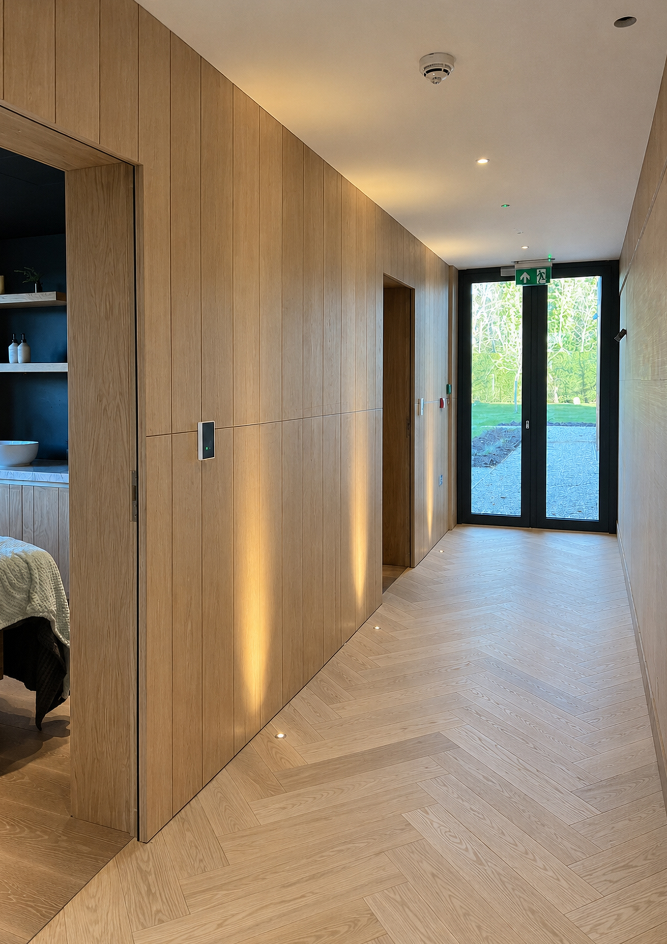 Lakes by Yoo – Oak Elements in the Spa Space